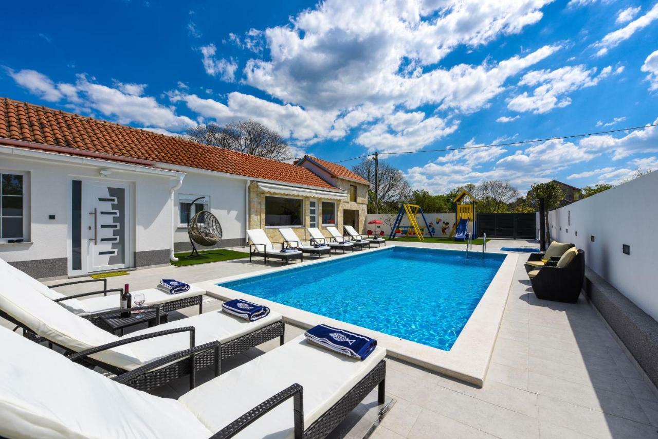 Villa Mare - With Heated Pool Zadar Exterior photo